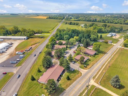 3033 S P St, Elwood, IN, 46036-9204 | Card Image