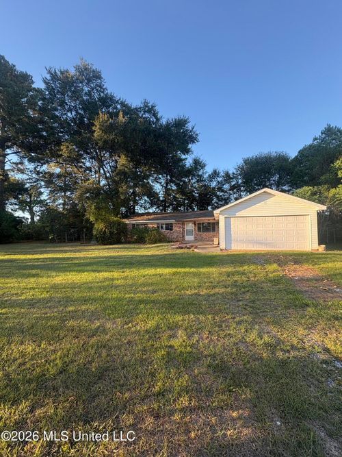 105 Hulon Street, Ellisville, MS, 39437 | Card Image