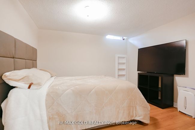 9 Havendale Crt, House attached with 4 bedrooms, 2 bathrooms and 5 parking in Brampton ON | Image 30