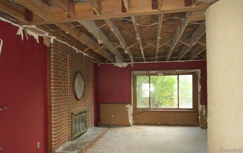 16669 Sarno Dr, Macomb, MI, 48044-4819 | Card Image