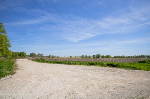 16011 Indian Rd, Newark, IL, 60541 | Card Image