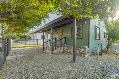 211 Montview Ave, Taft, CA, 93268-4315 | Card Image