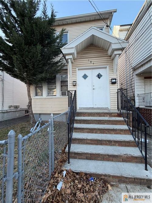 185 Linden Ave, Irvington, NJ, 07111-2522 | Card Image