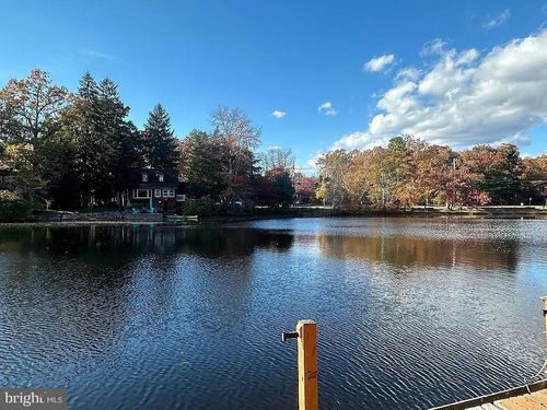 227 E Lake Blvd, MEDFORD, NJ, 08055-3437 | Card Image