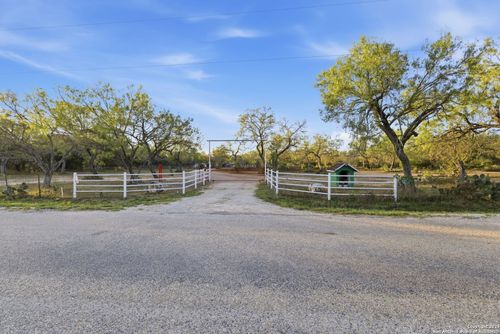 247 Covey Dr, Lytle, TX, 78052-3938 | Card Image