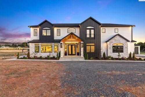 160 Serenity Ln, YAKIMA, WA, 98901-1466 | Card Image