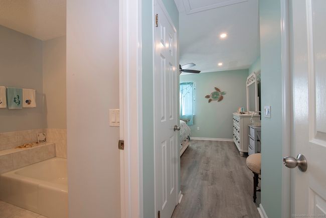 APT-306 - 1 Mansfield Grove Rd, Condo with 2 bedrooms, 2 bathrooms and null parking in East Haven CT | Image 18