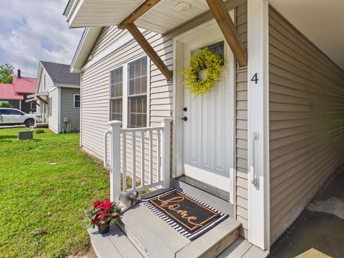 4 Cherry Tree Ln, Swanzey, NH, 03446-3307 | Card Image