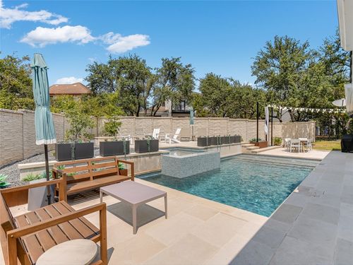 75 Stillmeadow Dr, The Hills, TX, 78738-1404 | Card Image