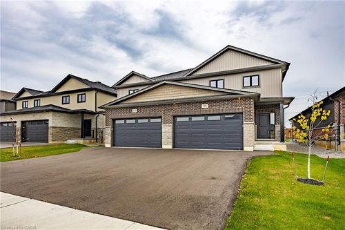 99 Amber St, Waterford, ON, N0E1Y0 | Card Image
