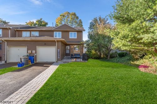 21 Sherwood Ct, Flemington, NJ, 08822-6813 | Card Image