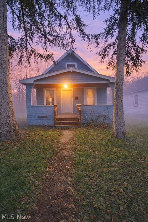 3018 E 128th St, Cleveland, OH, 44120-3003 | Card Image