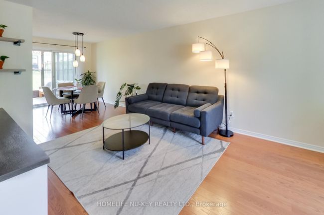 219 Cundles Rd W, House attached with 3 bedrooms, 1 bathrooms and 2 parking in Barrie ON | Image 7
