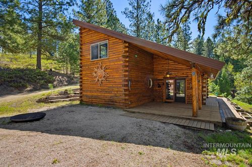 461 Hilltop Rd, Cascade, ID, 83611-5035 | Card Image