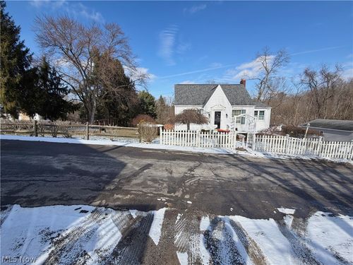 403 Burrows Ave, East Liverpool, OH, 43920-1125 | Card Image