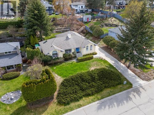 442 Curlew Dr, Kelowna, BC, V1W4L2 | Card Image
