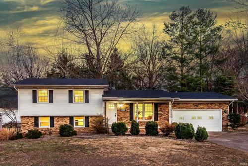 8300 Oak Dr, Newburgh, IN, 47630-2755 | Card Image