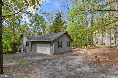 102 Northwood Cir, CROSS JUNCTION, VA, 22625-2560 | Card Image