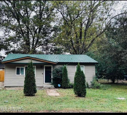 108 Ozbirn St, Batesville, MS, 38606-2411 | Card Image