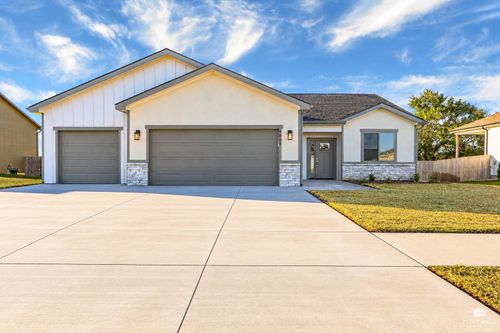 8606 William Dr, Manhattan, KS, 66502-8631 | Card Image