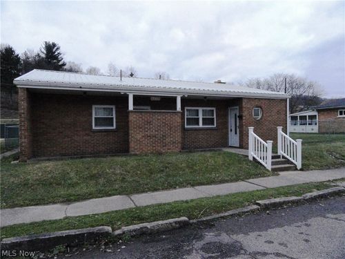 936 Plutus Ave, Chester, WV, 26034-1341 | Card Image