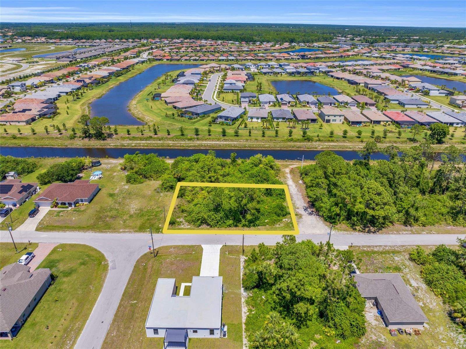 Land in LEHIGH ACRES