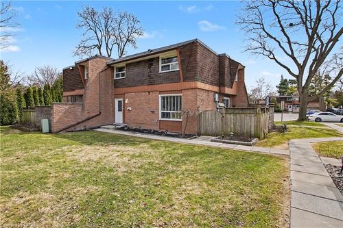 4-661 Francis Rd, Burlington, ON, L7T3X6 | Card Image