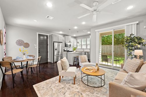 102-252 Claremont Ave, San Antonio, TX, 78209-6806 | Card Image