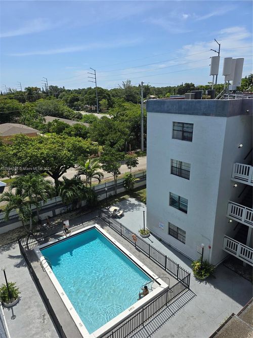 122-13500 Ne 3rd Ct, North Miami, FL, 33161 | Card Image