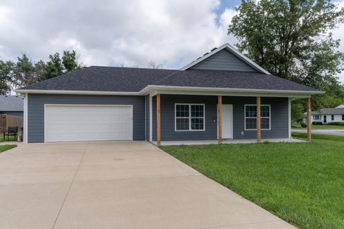 201 Southwest Cir, CENTRALIA, MO, 65240-1620 | Card Image