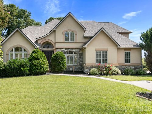 7 Round Robin Ln, Mills River, NC, 28759-3175 | Card Image