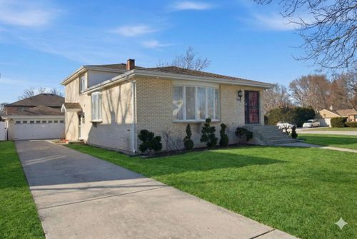 606 Arlington Heights Rd, Arlington Heights, IL, 60005-2624 | Card Image
