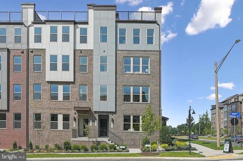 8638 Lovelace St, Manassas, VA, 20109-4048 | Card Image