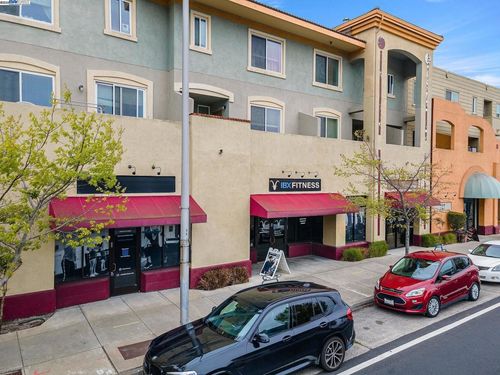 727 San Pablo Ave, Albany, CA, 94706-1195 | Card Image