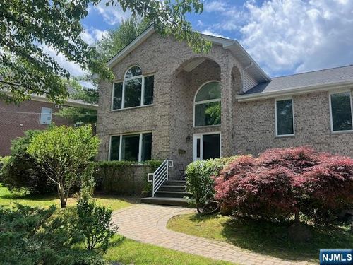 55 Walker Ave, Closter, NJ, 07624-2832 | Card Image