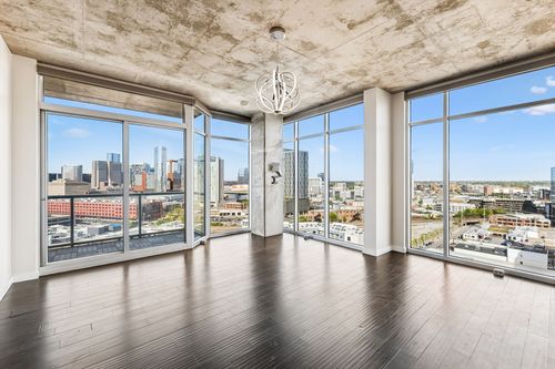 1615-600 12th Ave S, Nashville, TN, 37203-6668 | Card Image