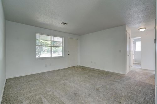 503 Meadow Lake Dr, Edmond, OK, 73003-5130 | Card Image