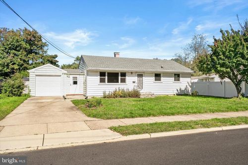16 Sunset Boulevard, Trenton, NJ, 08690 | Card Image
