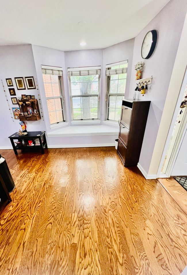 107 - 107 Pembroke Cir, Home with 3 bedrooms, 3 bathrooms and 2 parking in Lake Bluff IL | Image 10