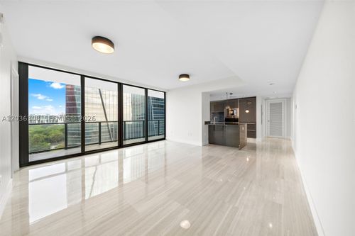 1005-1451 Brickell Ave, Miami, FL, 33131-3804 | Card Image