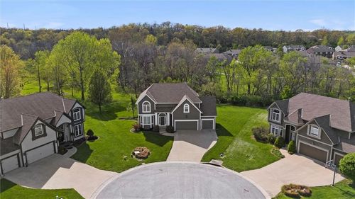 5608 Ne Maybrook Cir, Lee's Summit, MO, 64064-1294 | Card Image