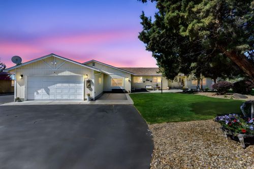 851 Se Rancho Ln, Madras, OR, 97741-9227 | Card Image