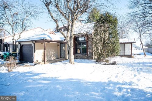 220 Stoneybrook Ct, LANGHORNE, PA, 19047-1014 | Card Image