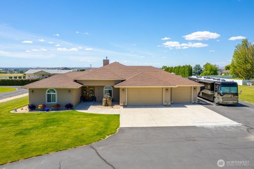 5094 Rd Road K.8 Ne, Moses Lake, WA, 98837-8569 | Card Image