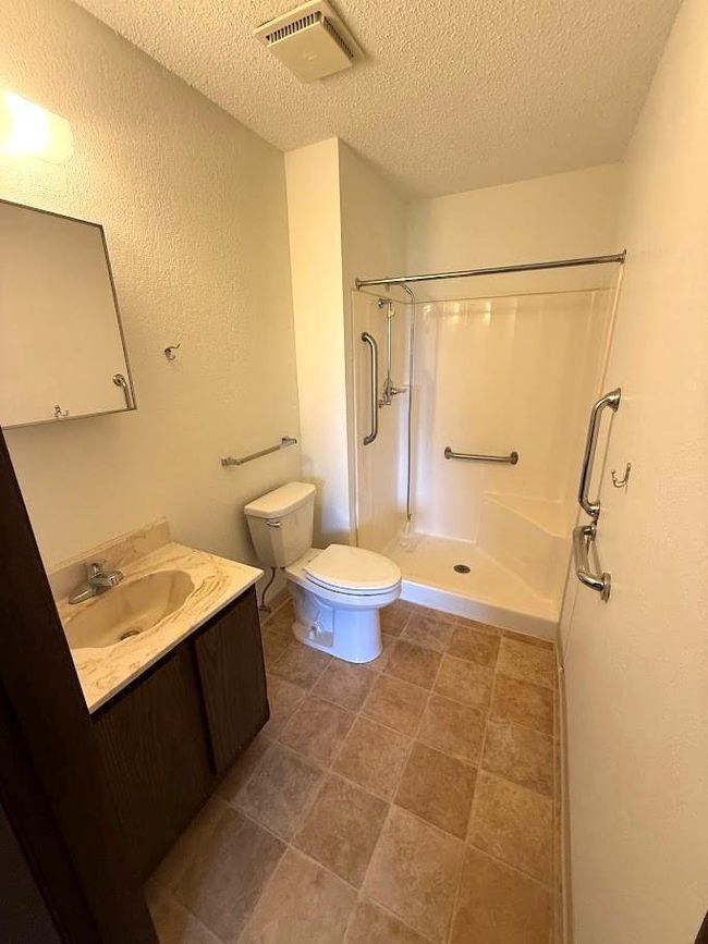 Heritage Prairie Bathroom.JPG | Image 7