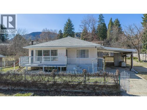 3404 4th Ave, Castlegar, BC, V1N2T3 | Card Image