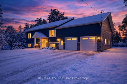 146 Mary St, Creemore, ON, L0M1G0 | Card Image