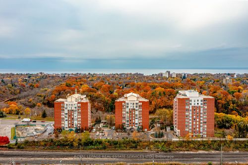 gla6-40 Old Mill Rd, Oakville, ON, L6J7W2 | Card Image