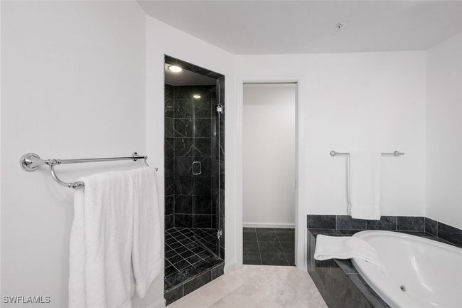 Master Bathroom | Image 13