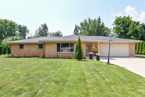 17615 Continental Dr, Brookfield, WI, 53045-1201 | Card Image